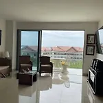 Lujoso Apartamento Frente Al Mar